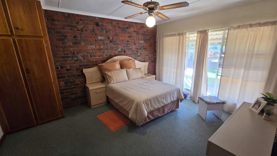 4 Bedroom Property for Sale in Pellissier Free State